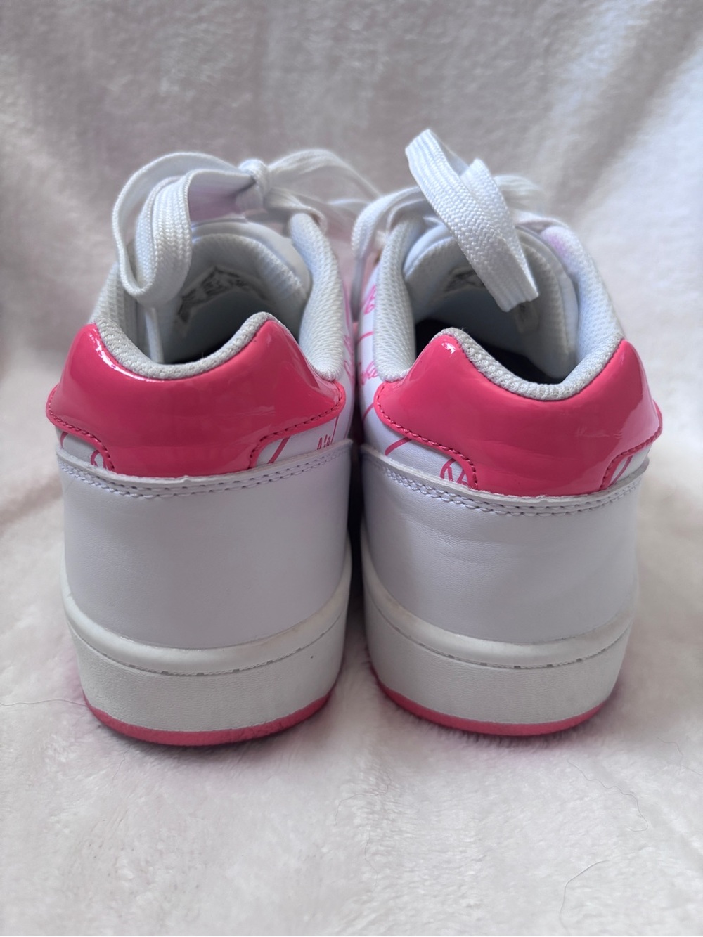 Barbie Low Top Sneakers Women's Size 7 Pink White Logo Lace Up Casual Shoes - Picture 6 of 9